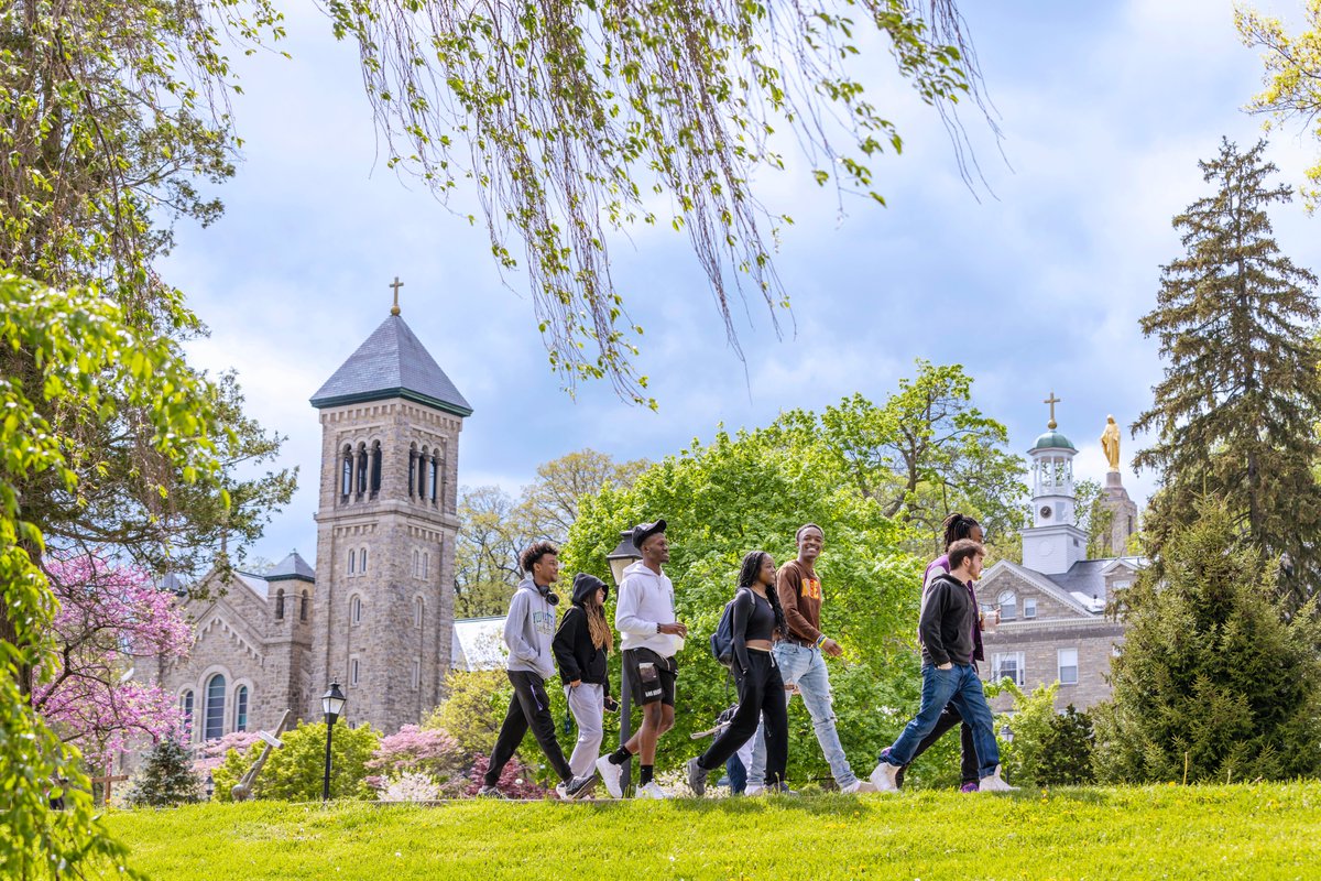 The Mount has been named the sixth most beautiful campus in the country by College Rover! Fall campus visits are underway. Schedule your visit today! #GoMount