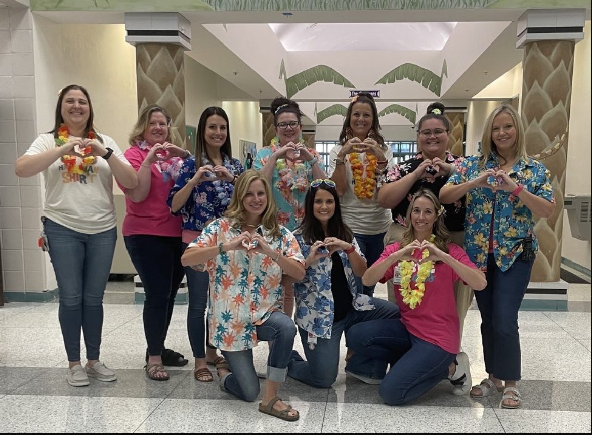 Our staff and students are sending the Maui community some sweet postcards and lots of <a href="/HumbleISD/">Humble ISD</a> family love in light of their recent wildfires
MBE 💟 MAUI 

#mbeisfamily #shinealight #senditon