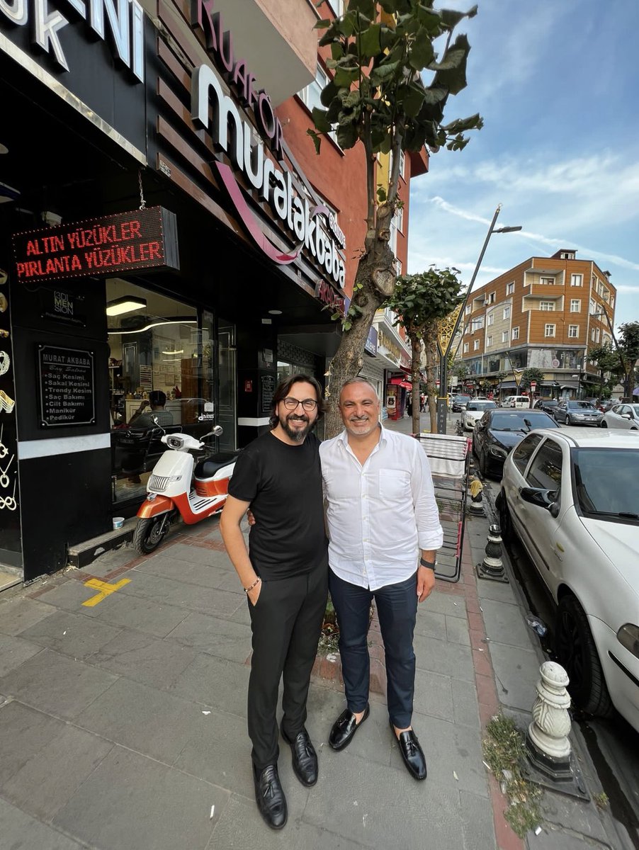 Kaynarca Mahallemizin güzel ve eski esnaflarından, Kuoför Murat Akbaba’nın davetine icabet edip, kendisini ve mahalle sakinlerimizi ziyaret ettim. Basınımızın kıymetli temsilcilerinden <a href="/PendikliTV/">PENDİKLİ TV</a> sahibi, <a href="/SameTOvuC/">Samet Övüç</a> kardeşimin de, bulunduğu güzel sohbette, yerel çalışmalarımızı