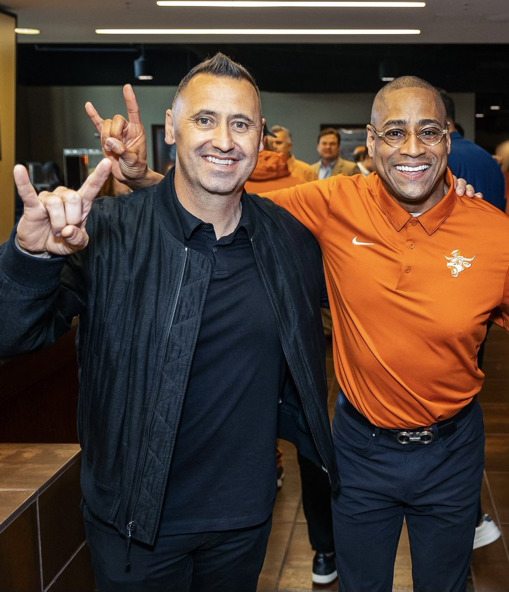 Big weekend on the 40 Acres. Good luck @CoachSark @TexasFootball !! #HookEm 🤘🏾