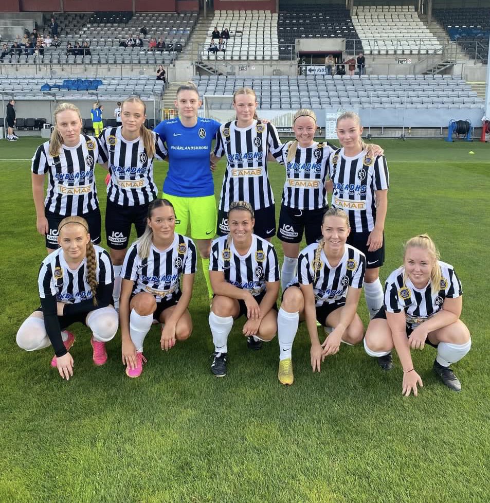 landskronabois's tweet photo. Landskrona BoIS spelade 1-1 mot serieledande Furulund hemma på IP. 

BoIS tog ledningen genom Azra Caljakovic men gästerna fick in en kvittering i slutet av matchen. 

Fem obesegrade i rad. Stort tack för stödet⚫️⚪️ https://t.co/MKOFgkfeZ2