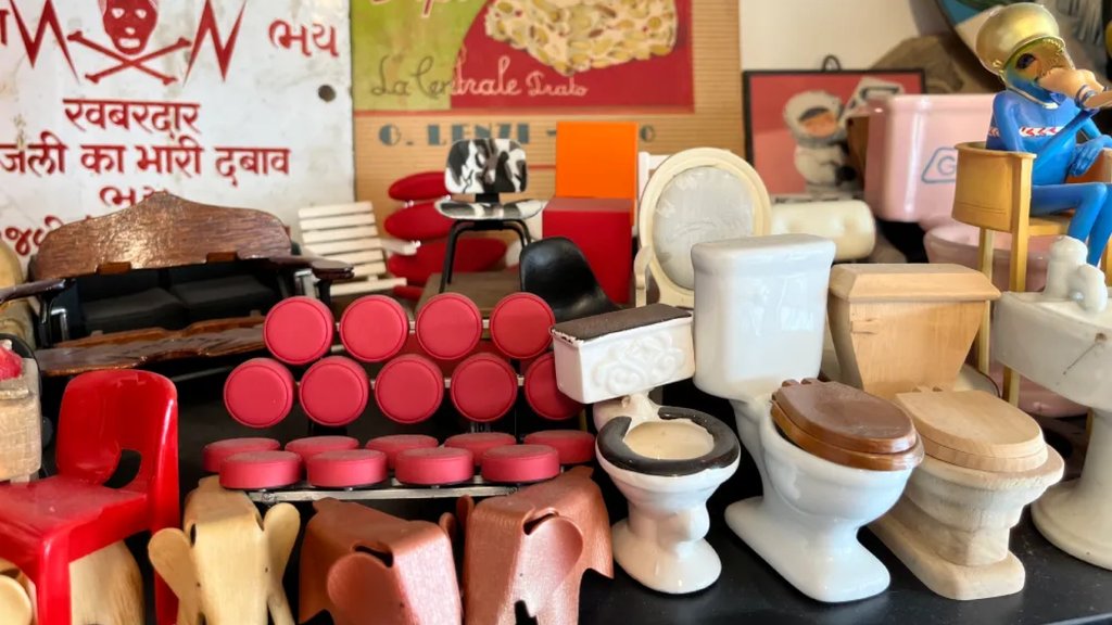 printmag's tweet photo. The Daily Heller: To #Collect or to #Hoard? That is the Question 🪀⁠
⁠⁠
“You are an addict,” a therapist who treats #obsessivecompulsive disorder told me. I asked. “How can you be a collector, while I am a hoarder?”⁠
⁠⁠
Read the full story on PRINT: https://t.co/BN9ENF2ji8 https://t.co/9eZAPxbSMP