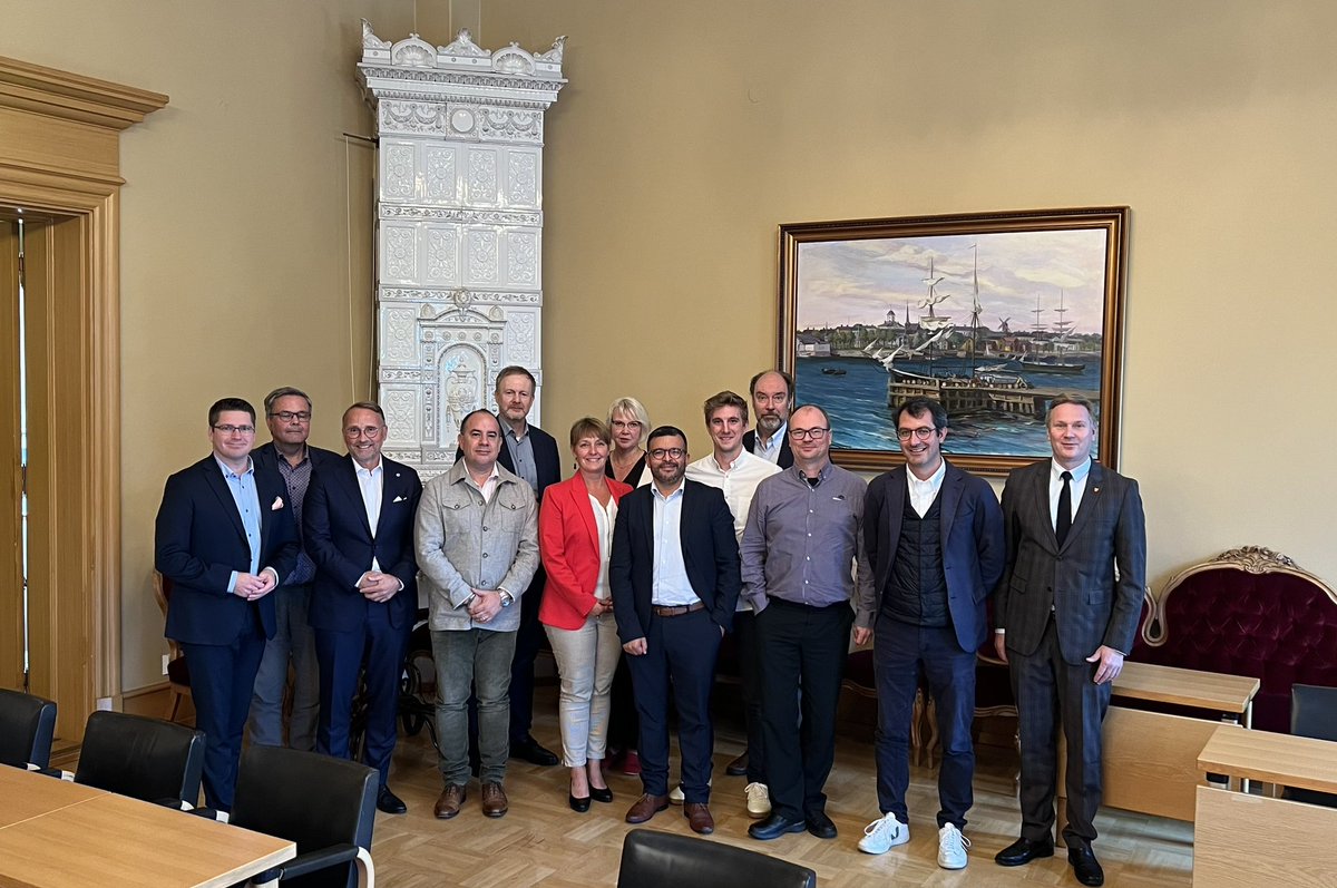 It was a real pleasure to get to know and meet the representatives of Plug Power and GravitHy yesterday at the city hall of Kristinestad/Finland to discuss about potential project synergies of the two large green hydrogen projects in the region.