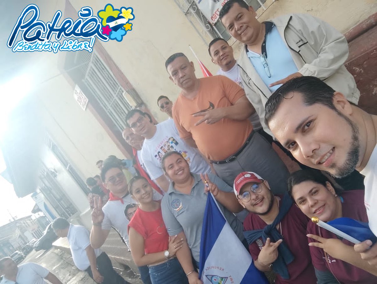 UVMarcosSomarri's tweet photo. #AmoraNicaragua     #PatriaBenditaYLibre🇳🇮  

Iniciamos Septiembre lleno de victorias en nuestra Nic Bendita, el Mes del Azuliblanco y el Rojinegro liberadores, Mes de la Patria.  

Participación de nuestra UV #MarcosSomarriba en Diana e Izado de nuestra NUESTRA BANDERA NACIONAL https://t.co/wJBERuWcII
