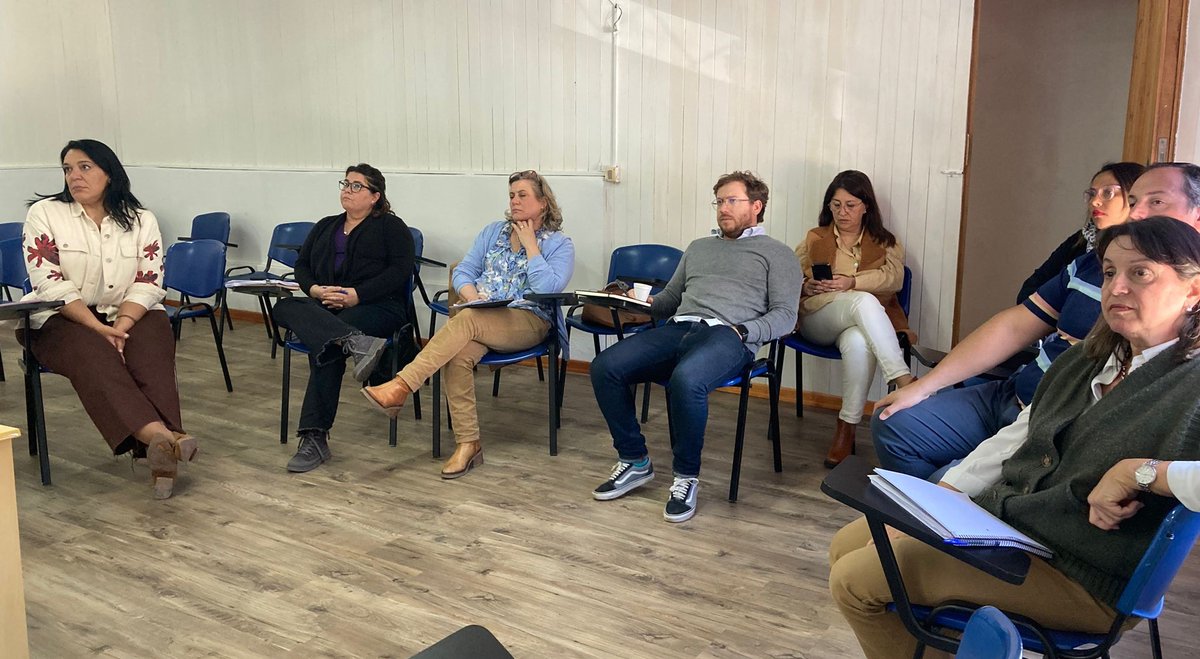 ANDEUruguay's tweet photo. 📍Nuestra pta. @carsanbal junto a autoridades del @CCIPaysandu y de la @idpaysandu, participó del Consejo Consultivo del #CentroPyme, donde se presentaron resultados del estudio económico territorial: "Derrame de la cadena de valor de educación terciaria superior en Paysandú". 👩🎓 https://t.co/JDx4nuOFbo