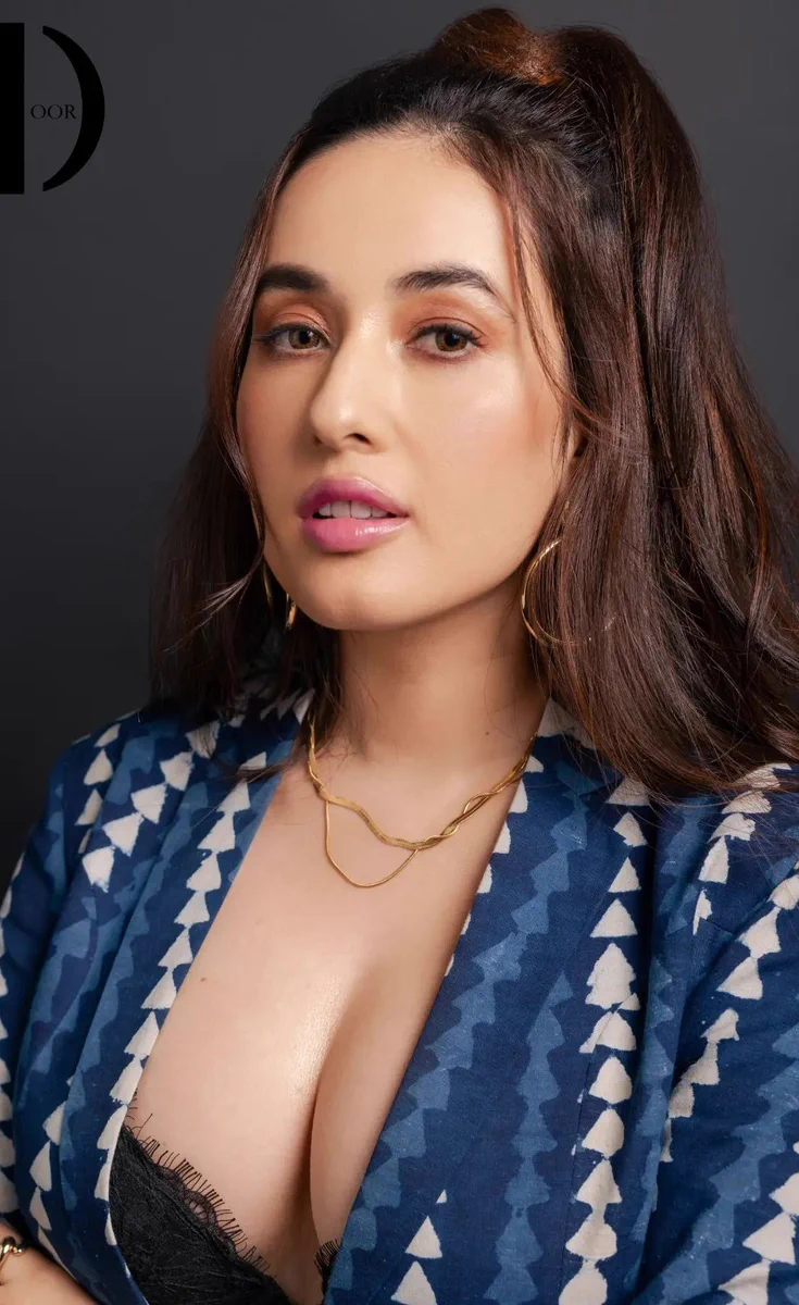 F49lQYIaEAEIhCt?format=webp&name=medium