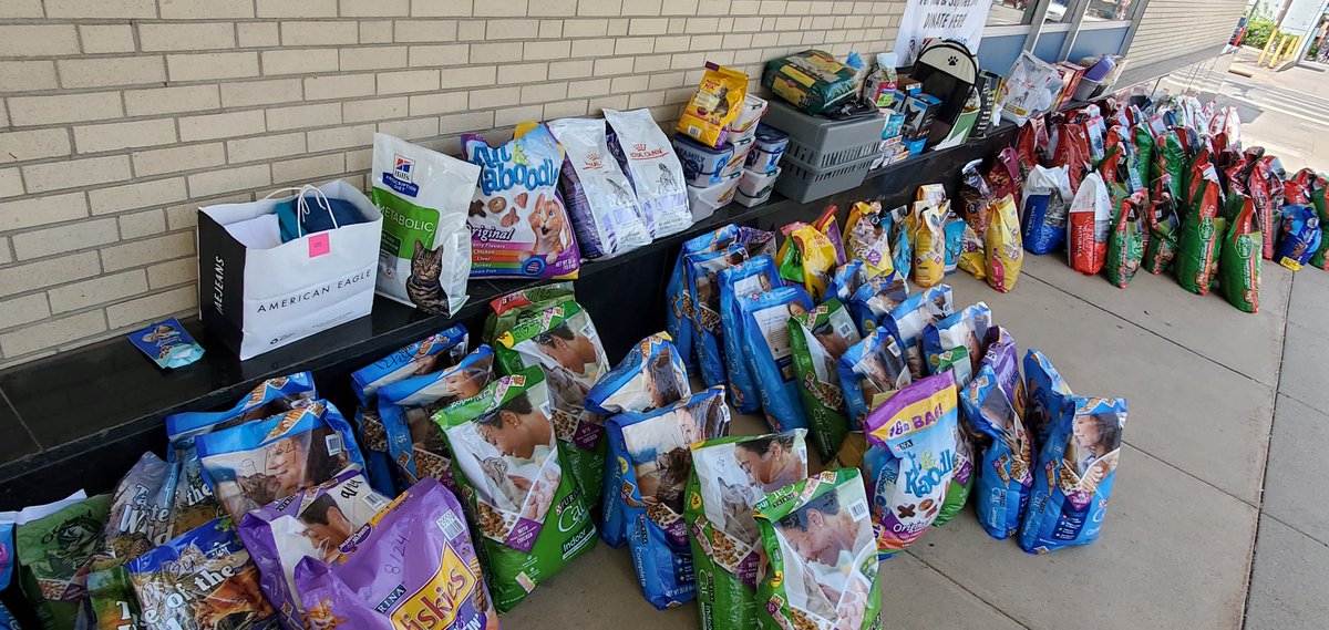 More than 3,500 lbs of pet food!!! 😺🐶 The community in <a href="/keloland/">KELOLAND News</a> is amazing and so generous! This will help the <a href="/sfadopt/">Sioux Falls Area Humane Society</a> and all kinds of pets in the Sioux Falls area #kelonews