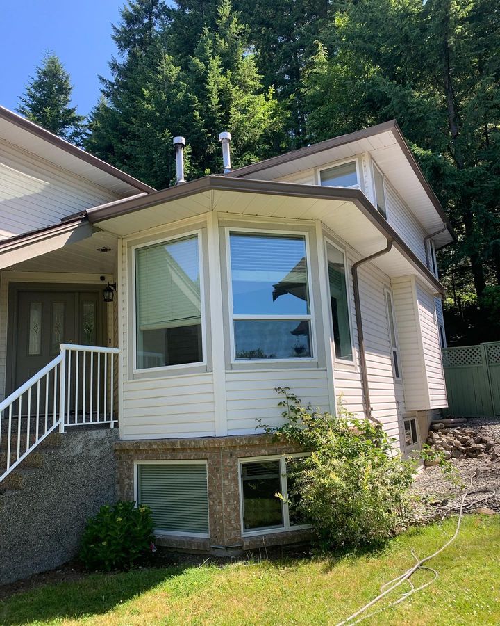 Get Super 5 Fascia Gutters Installed
Super 5 fascia gutters are installed for houses without fascia boards. The gutter's depth allows it to act as fascia and extend past the J-trim to protect it and the soffit.
Get a Quote: zcu.io/6KtU
Call Us: (604) 347 6630