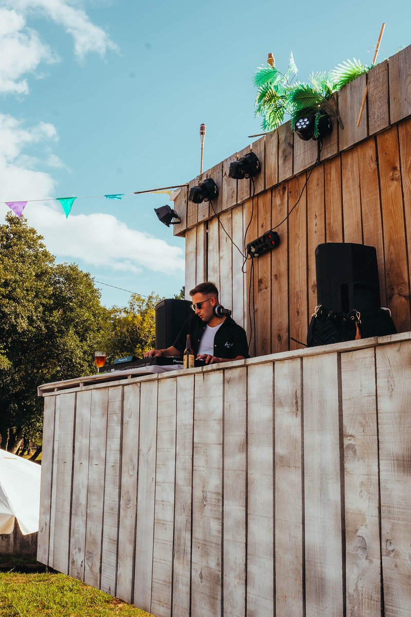 arrowwmusik's tweet photo. Domingo de tardeo!🤩
📸@Marcoestevezb
#tardeo #pioneerdj #pioneerdjglobal #djtricks #djlife #djtricks #musicistheanswer #feelthemusic https://t.co/G6q3GtTcbA