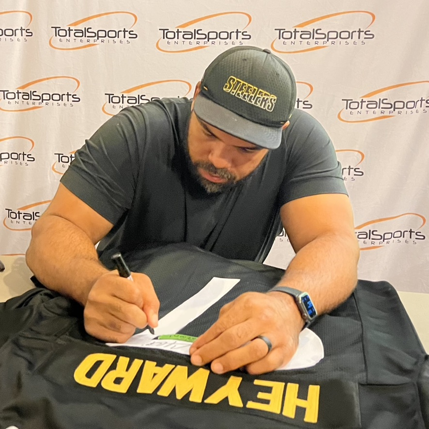 TotalSportsEnt's tweet image. If Cam Heyward gets a sack AND the Steelers beat the 49ers on Sunday, we&apos;ll give a Cam Heyward autographed jersey to someone who reposts this post and follows us!