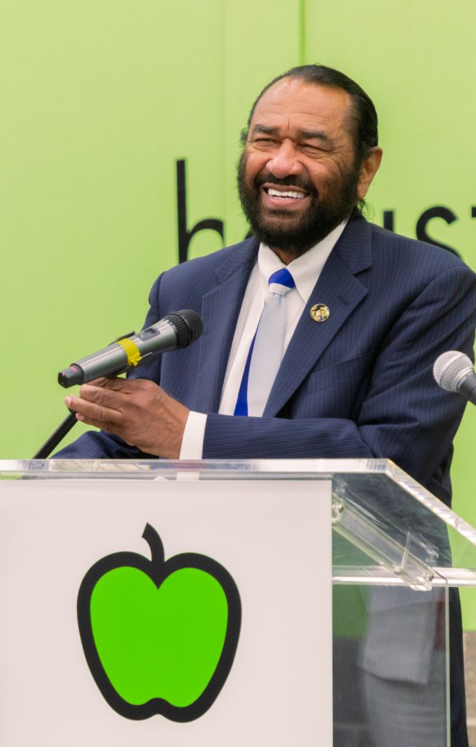 Happy Birthday to @RepAlGreen! 🎉 We're grateful that Rep. Green was able to join the Food Bank today on #NationalFoodBankDay for our #HungerActionMonth press conference. Thank you for your support! 🍏