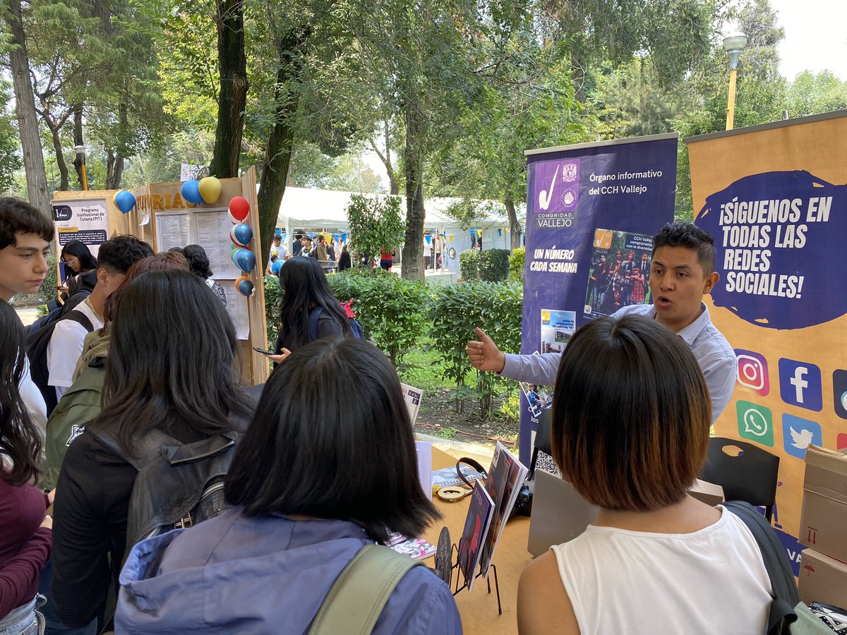 CCHVallejo_Ofi's tweet photo. Ya comenzamos la feria de los #ProgramasInstitucionales
Nos acompañan #ProtecciónCivil #DifusiónCultural, #Información, #Tutorias, #Mediateca, #CInIG, #Asesorías, #Librería, #Biblioteca y #EducaciónFísica https://t.co/5EWPyTL1nR