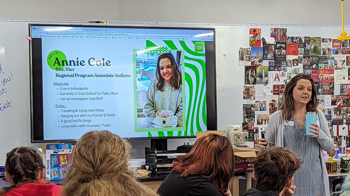 AskanderNPHS's tweet photo. Fantastic call-out meeting for #BringChange2Mind!!  We had a packed house with 60 amazing students! I'm excited for another exciting year! @SouthernHancock @VoelzJames @MitchanerNPHS @MooreNPJH @BurkNPHS @NewPalBC2M @BC2M https://t.co/XKNqni16vC