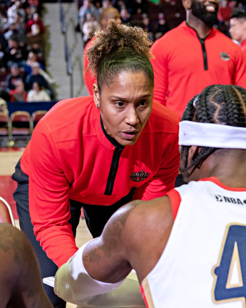 Histórico: Mery Andrade torna-se a primeira portuguesa a integrar uma equipa técnica na NBA, ao ser nomeada adjunta nos Raptors 👏🇵🇹