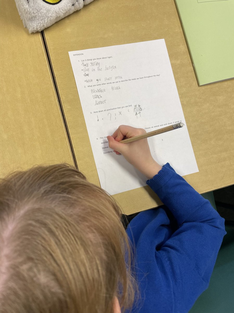 DeanburnPS_P4R's tweet photo. We started our morning enjoying ‘The Tiger Who Came to Tea’ and using a #ReflectiveReading Blankety Blank to look at word choice and ensuring sentences make sense. Excellent peer cooperation and engagement 👏🏽🤍💛💙 #Literacy #Reading #DPSLovesToRead #TimelessStory https://t.co/nyD7gmoX3H