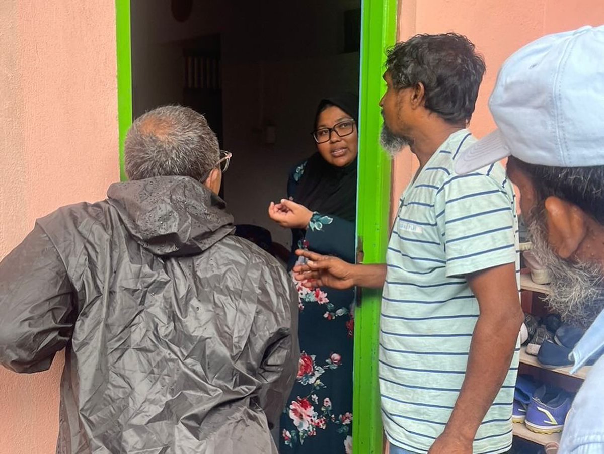 TheDemocratsMV's tweet photo. ވެށިފަހި މާލެ - ޑިމޮކްރެޓްސްގެ އިންޓަރިމް ޗެއަރޕާސަން ހަސަން ލަތީފް ސިޔާސަތު ހިފައިގެން ރައްޔިތުންގެ ގާތައް.
📍ކ.ތުލުސްދޫ
@HassanLatheef
#IlliAmr2023
#WeTheDemocrats https://t.co/wMGUPkUafW