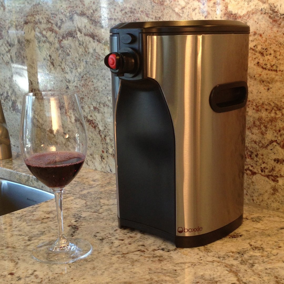 Boxxle's tweet image. Happy Friday! Start your #weekend off right with a glass of rich red wine straight from the Boxxle.🍷#RedWine #WineWeekend