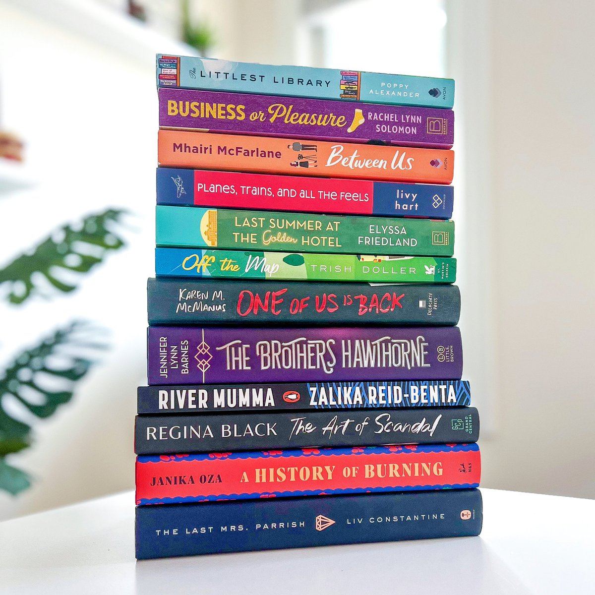 RebeccaShoom's tweet photo. I can’t believe it’s already time for my August #BookTwitter reading wrap-up - how is it September??

August Standouts:
• A History of Burning - @JanikaOza (5⭐️)
• River Mumma - @Literati167 (4⭐️)
• Between Us - @MhairiMcF (4⭐️) https://t.co/nW5TcUm1V8