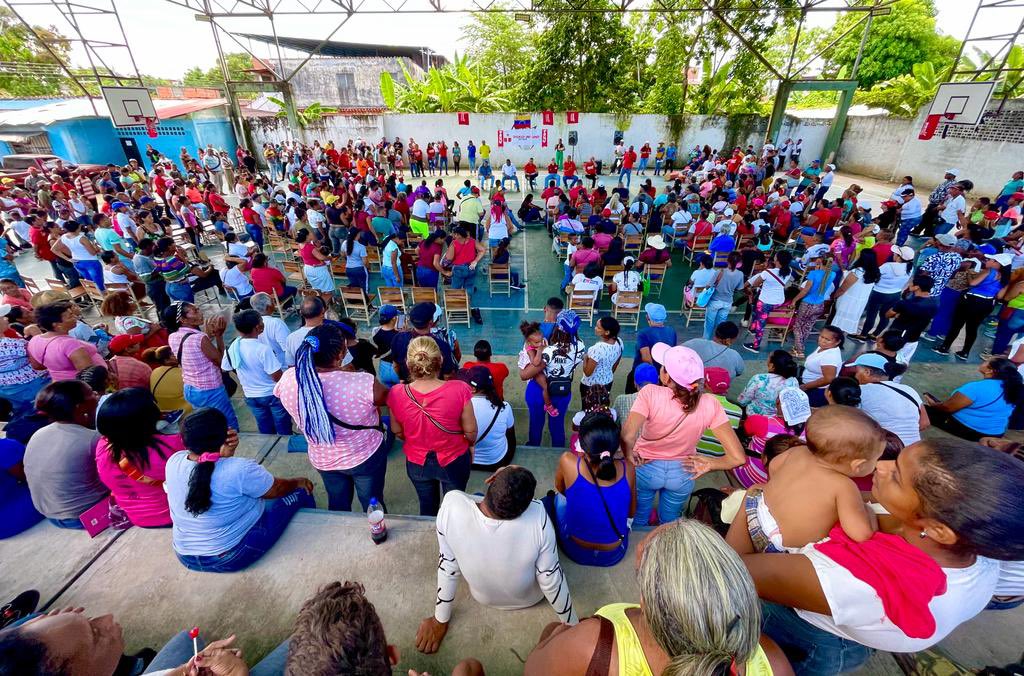 genkerve_psuv's tweet photo. Nuestro liderazgo de base en el Municipio Paez activado en importante encuentro organizativo.  #Barlovento #Miranda @PartidoPSUV 

#VenezuelaPotenciaAgraria https://t.co/SWksPlvrJO