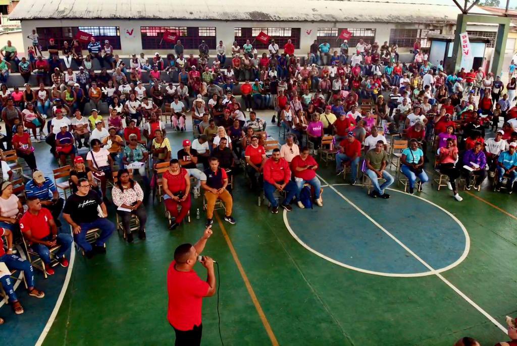 genkerve_psuv's tweet photo. Nuestro liderazgo de base en el Municipio Paez activado en importante encuentro organizativo.  #Barlovento #Miranda @PartidoPSUV 

#VenezuelaPotenciaAgraria https://t.co/SWksPlvrJO