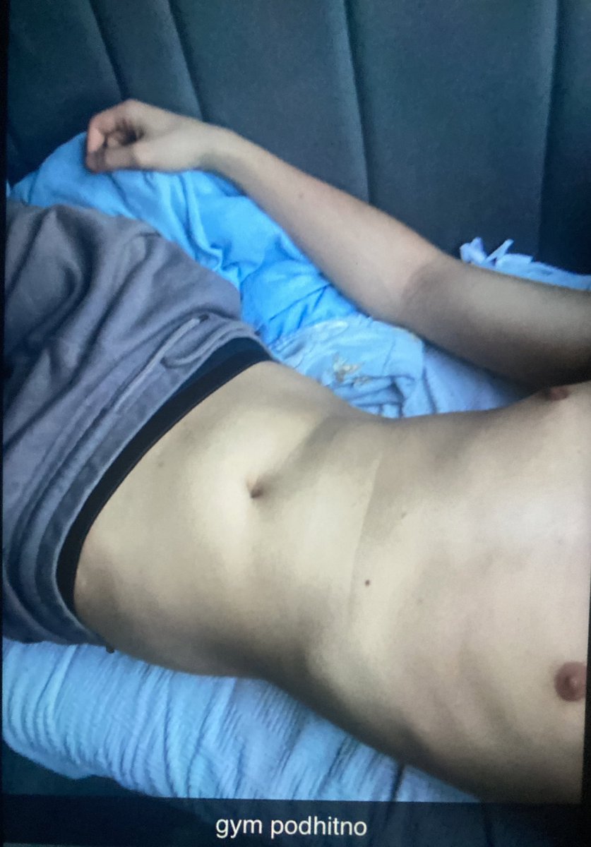 gaymann_'s tweet photo. Jedan pevac sa TikTok-a, sta mislite o njegovom telu?😍 https://t.co/Xo6K7D4SpI