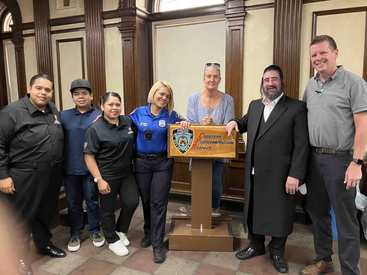 NYPD78Pct's tweet photo. Even though we come from diverse backgrounds, the important thing is to always stick together as a community . Thank you to all who attended our Breaking Bread Building Bonds event . @stophatenyc @JFriedlander88@USA_Universal @NYPDCommAffairs @parkslope5thave #nycbreaksbread https://t.co/Q2rX7C5QLp