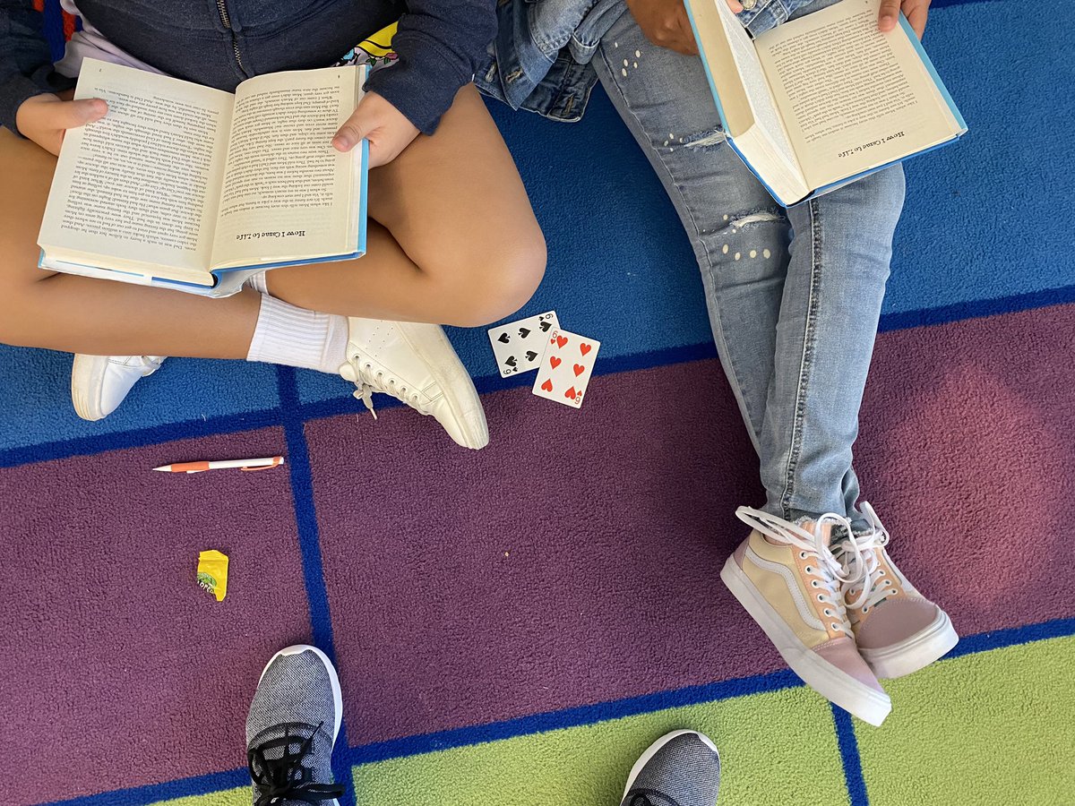 Tac_5th's tweet image. It’s back, back again….random grouping in literacy class! ❤️📚