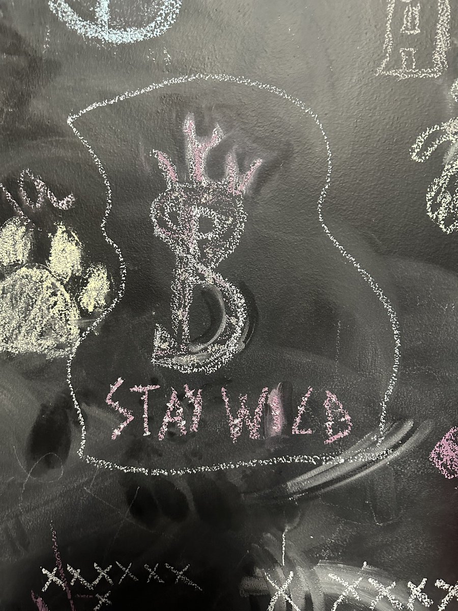 miho_aki1's tweet photo. Stay wild y’all 🔥🐅
@BucketSQD @BucketsquadShop @Jesser @xtinacomputes
#bucketsquad #staywild #bktsqd #bktsqdgear #jesser https://t.co/8idNZYIqwL