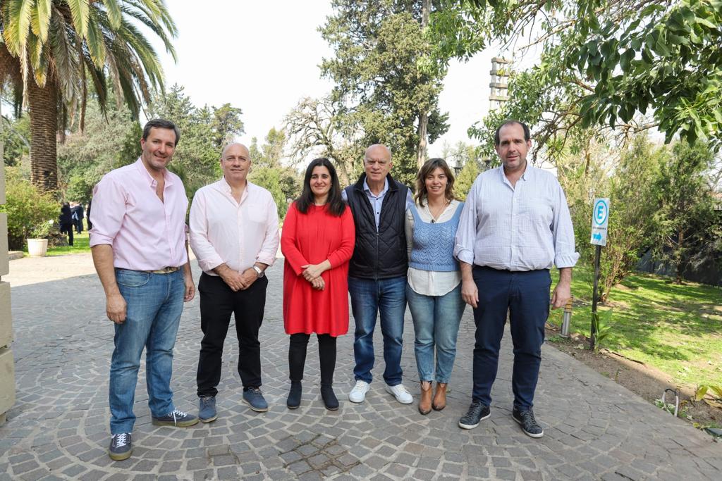 metchecoin's tweet photo. La @CCARIPba presente en el encuentro de candidatos a intendentes y seccionales de Juntos por el Cambio PBA que se realizó en Pilar.
Junto a @PatoBullrich, @Nestorgrindetti y un gran equipo vamos a devolverle a los bonaerenses la provincia que se merecen! ✊🏻 https://t.co/6Siohn29l1