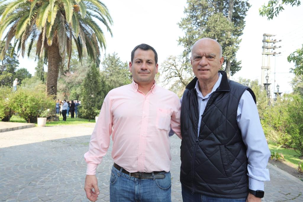 metchecoin's tweet photo. La @CCARIPba presente en el encuentro de candidatos a intendentes y seccionales de Juntos por el Cambio PBA que se realizó en Pilar.
Junto a @PatoBullrich, @Nestorgrindetti y un gran equipo vamos a devolverle a los bonaerenses la provincia que se merecen! ✊🏻 https://t.co/6Siohn29l1