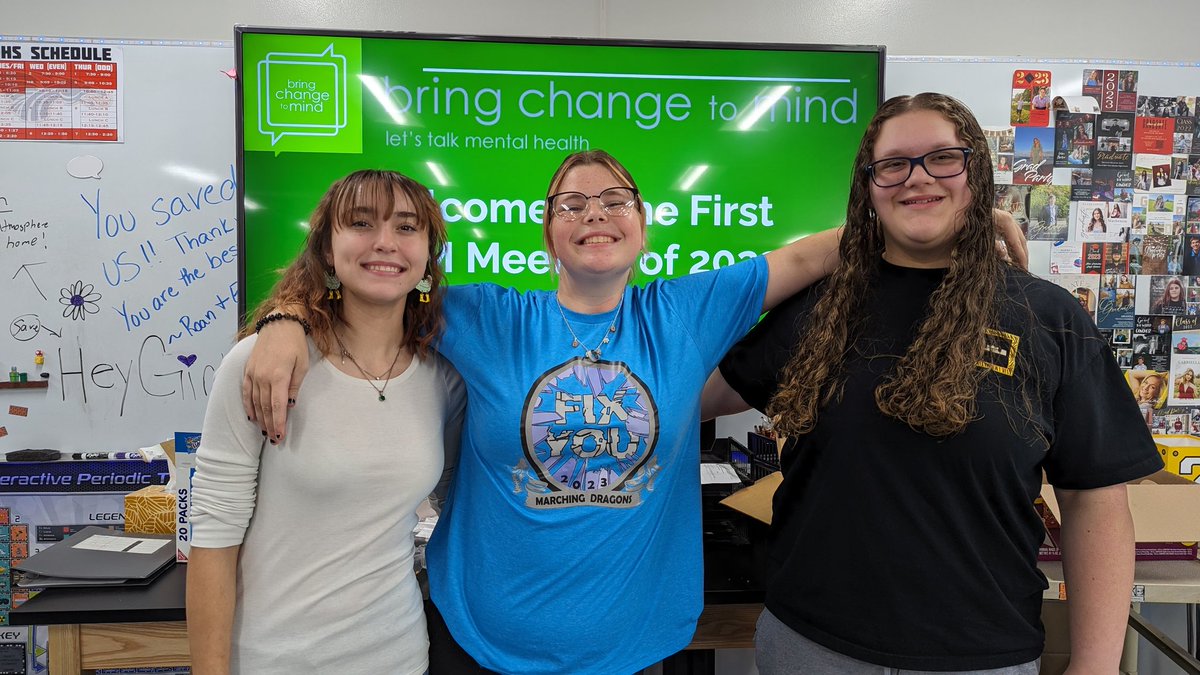 AskanderNPHS's tweet photo. Introducing this year's officers for #BringChange2Mind  at New Palestine High School. Center: President Jenna Hofmeister, Left: Vice President Jaeda Jeffries, Right: Secretary Sydney Ferguson. @SouthernHancock @VoelzJames @MitchanerNPHS @MooreNPJH @BurkNPHS @BC2M @NewPalBC2M https://t.co/3CuHYuHgrt