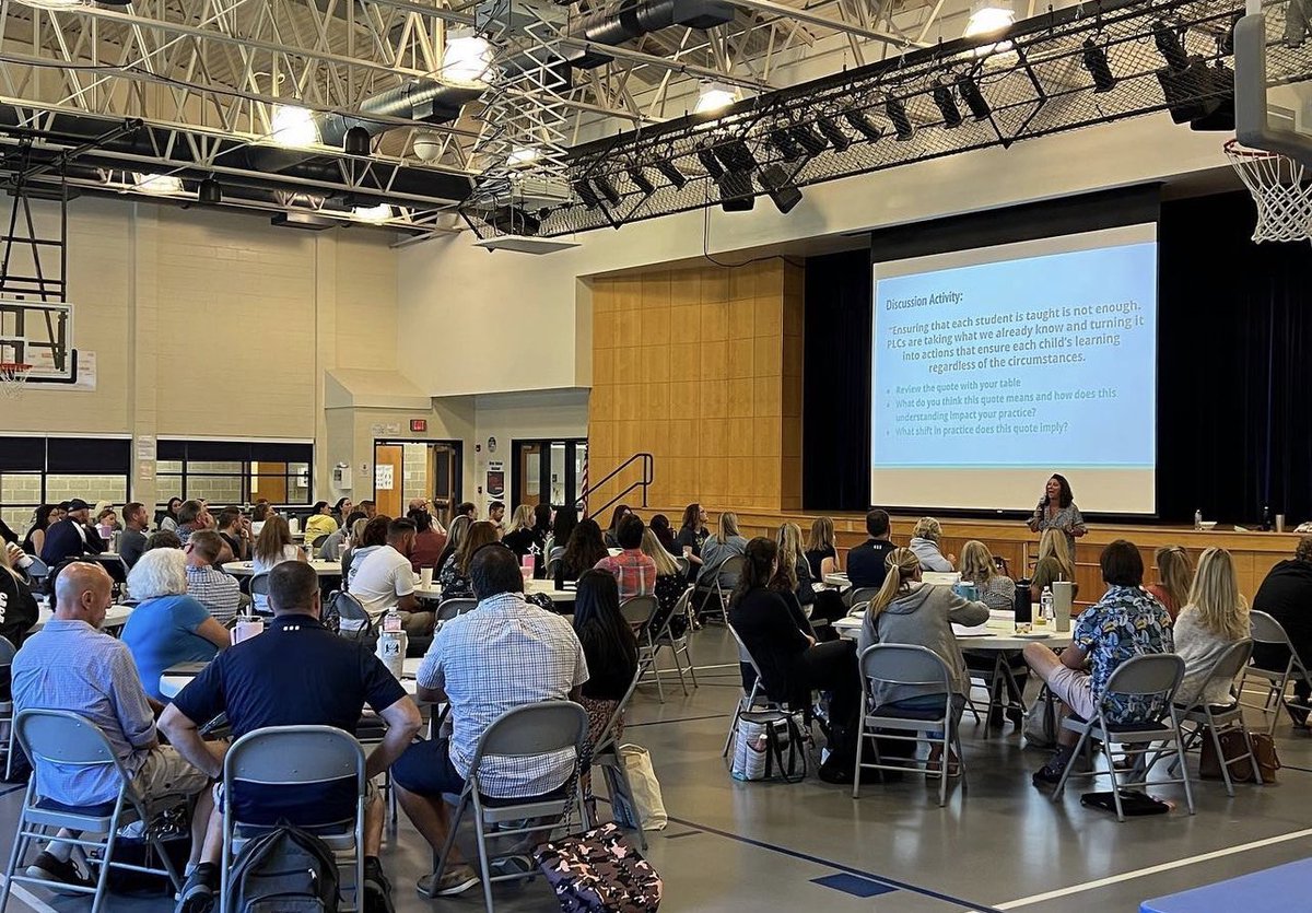 DrBHHRSDSup's tweet photo. Thanks to @Gian_Paul_G We are ALL IN in the Tri-District! A great day back with our awesome staff and ended the day making a commitment to being ALL IN, whatever it takes, to have all children learn! @hes360 @AHES_Principal @HenryHudsonReg @Coach_Pritch @KevMcC78 https://t.co/Lkao5Uyxa0