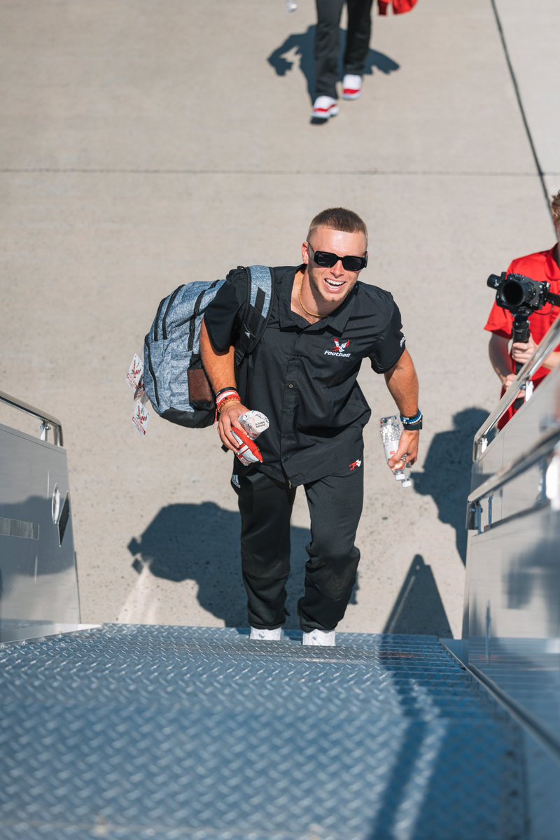 Next stop: Minnesota 🛫 <a href="/jimmyjohns/">Jimmy John’s</a> 

#GoEags #EKG