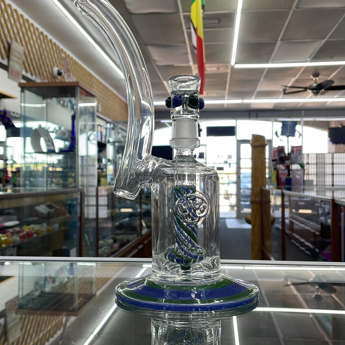 Smoke_N_Stuff's tweet photo. Custom Kaos Water Pipe Premium Glass Available 7 Days A Week . Open Till 10pm. 16203 Westheimer Rd #103 Houston, TX 281-497-6653 #glass #Westheimerhouston #bestinhouston #gravlabs #smoke #crushglass https://t.co/QYK0aHdNcu