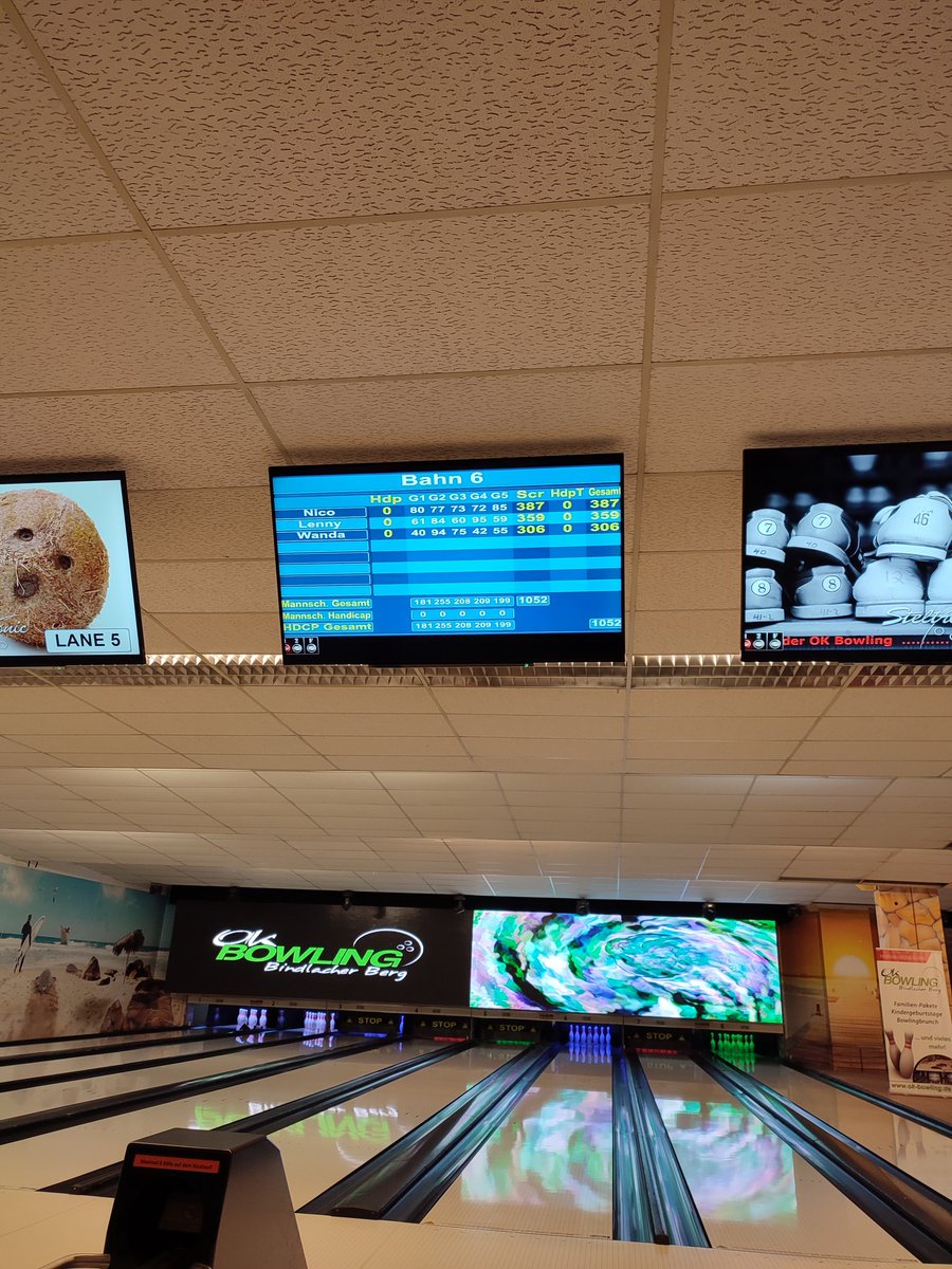 DarkNiick1's tweet photo. Zum Abschluss des Urlaubs Bowlen gewesen. Alles natürlich totale Nichtskönner, aber hat Spaß gemacht 😂
War ne willkommene Abwechslung 👍🏻
#okbowling #bindlach https://t.co/8kTXgUvxy3