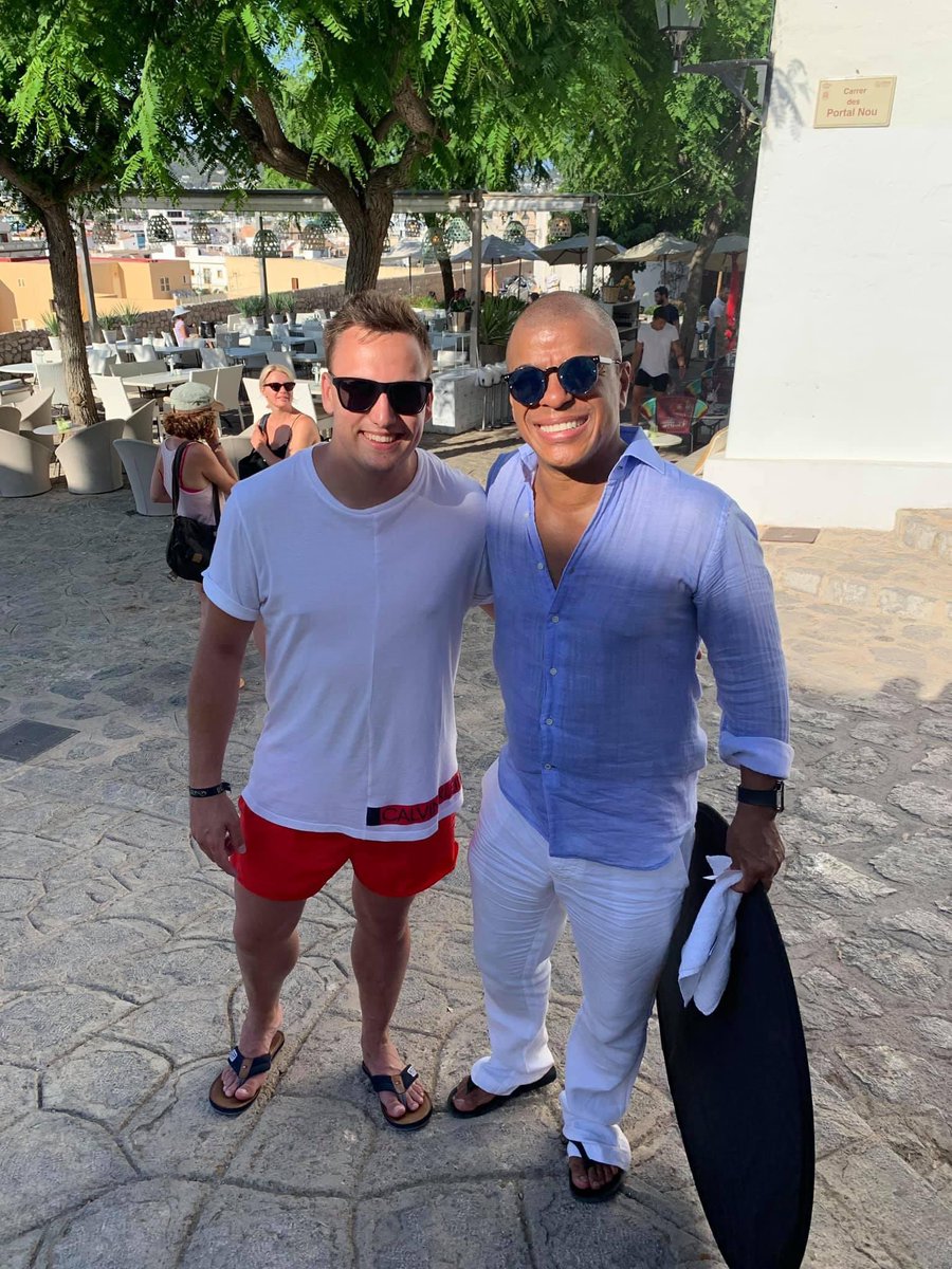 Te pudo la presion y te fuiste muy pronto, genio <a href="/ErickMorillo/">Erick Morillo</a> ❤️💫🙏🏽
3 años y un legado que nunca se olvidará.
#DEP