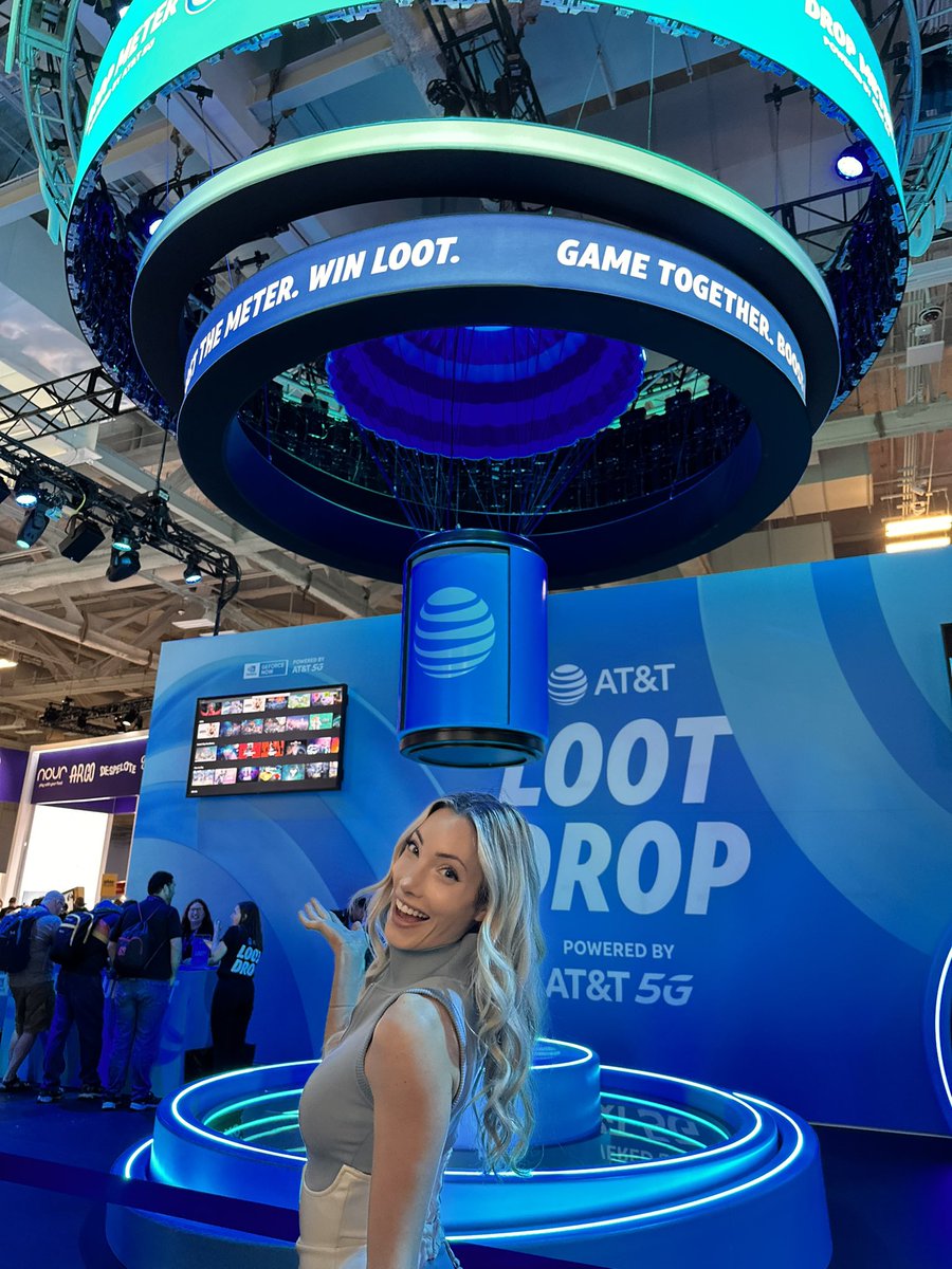 💙Just arrived at the @ATT loot drop here at #PAXWest2023 #ATTInfluencer