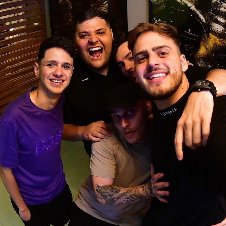 Portal_Insider's tweet image. 🚨 | BDJ expulso do Hopi Hari 

Maumauzk 
Cabritoz 
Gelio 
Tiririca (segurança Maumauzk)
Yoduro (Streamer)

Motivo (segundo Hopi Hari):
• Tumulto por conta das fotos com fãs
• Atrapalhando nas filas do parque