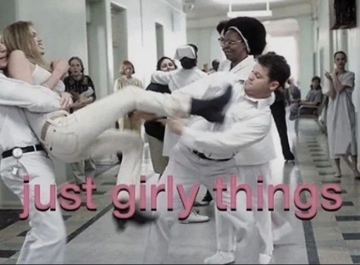 Aixacisnero20's tweet image. hoy fui a tomar un helado con una chica q conocí x un grupo de wsp q salió de tuiter