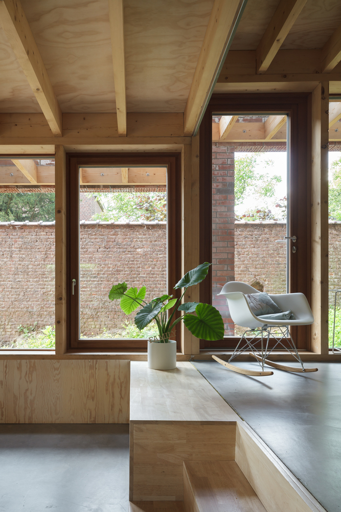 CASA TMEK 👉 goo.su/rEJ0iv 
#Arquitectura BLAF Architecten 📸: Stijn Bollaert vía <a href="/ArchDaily/">ArchDaily</a> 
#Arquitecturademadera #MaderayConstrucción