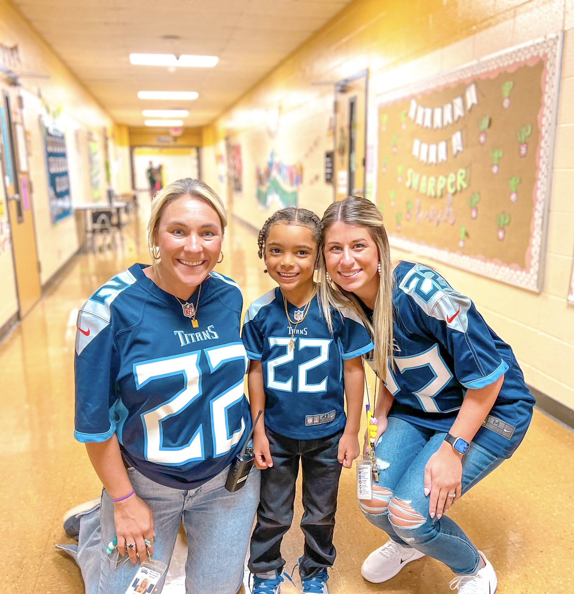 ces_kindercats's tweet photo. These teachers and student are ready for Titans’ football to start next weekend! @Titans @ParkersPartyin2 @ChristianaES1 #PAWsome https://t.co/clJwUlRIDu