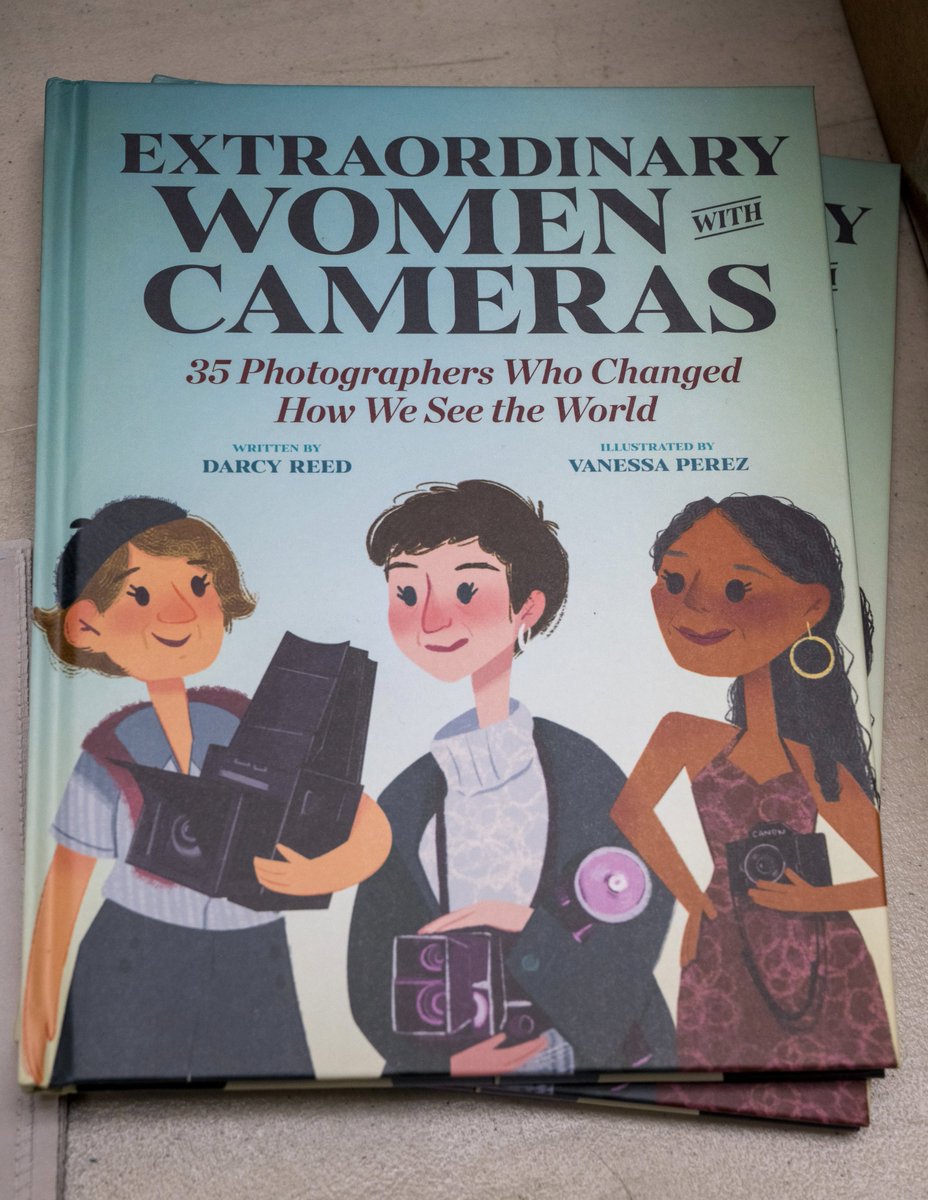Our #bookoftheday! 'Extraordinary Women with Camera's. By Darcy Reed and Illus. by Vanessa Perez <a href="/rocky_nook/">Rocky Nook</a> russosbooks.com/book/978168198… #bakersfield #indiebookstore #womenwithcameras #eatsleepread #fortheloveofbooks 📷📚 <a href="/rootbeerphoto/">JasonFrostPhoto</a> #bookwormwithacamera #celebrateart
