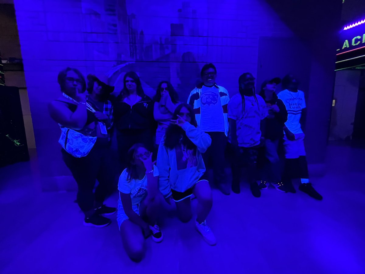 Thank you <a href="/BurnsMacSTEM/">Burns & McDonnell STEM</a> for the visit to <a href="/ScienceCityKC/">Science City</a> today! We had tons of fun and got some big ideas growing for #BOTBKC 2023! 

#TMSFamily #Turner202Strong