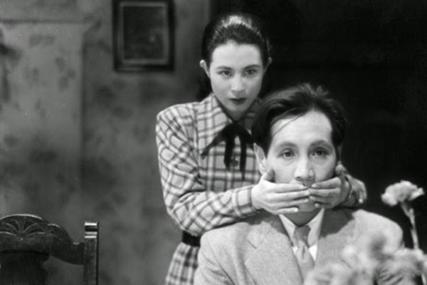 ENTRE PROUST Y MYSHKIN: UNA HERMOSA FATALIDAD

Ya hablé del síndrome Proust. Es una afección que suele aparecer en muchos escritores y artistas. Suele gestarse durante la infancia y casi siempre está causada por madres extraordinariamente sensibles y afectuosas que sobreprotegen