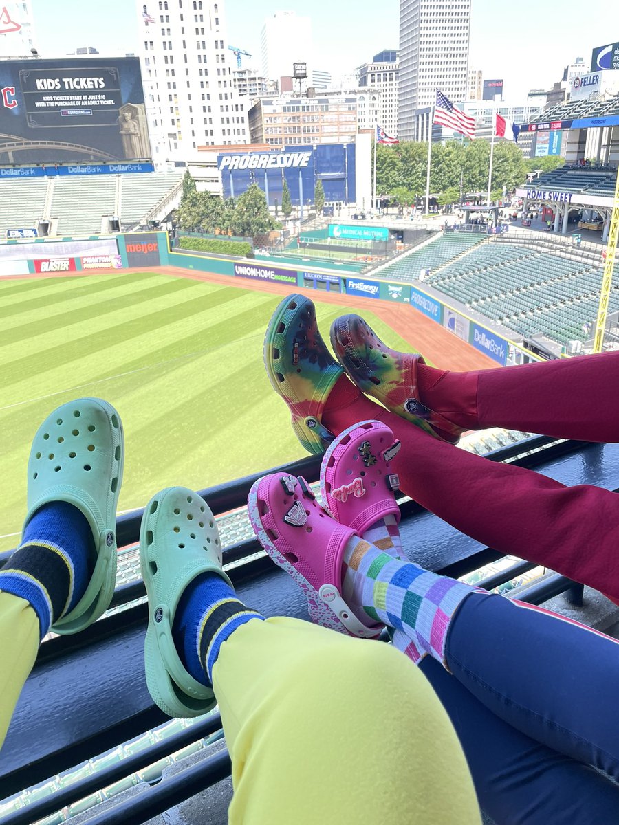 CleHotDogs's tweet photo. Hot Dogs in Crocs… Mustard still slow…

Onion - 25
Ketchup - 23
Mustard - 15 https://t.co/ywQAYQGEct
