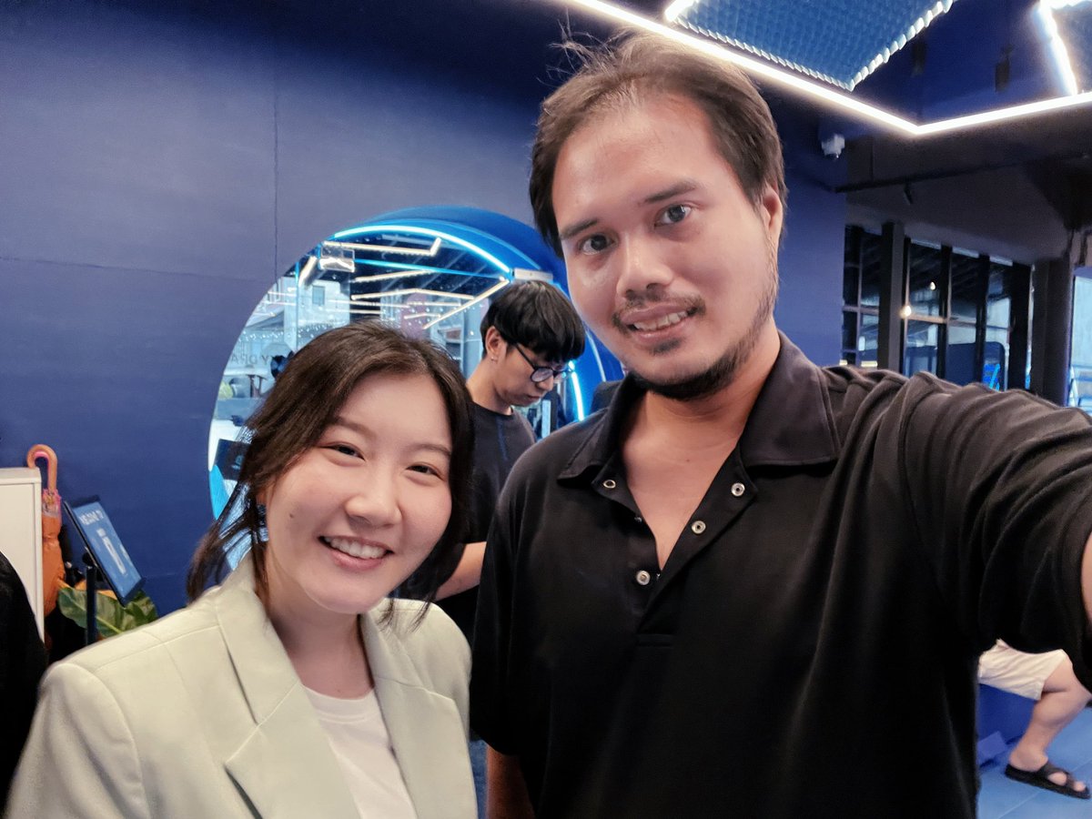 campzzz_nft's tweet photo. ถ่ายกับมายด์ @mild_panassayal Speaker session แรกของงาน #bitcoinaddictmeetup2023 https://t.co/4ZeMS0mSHl