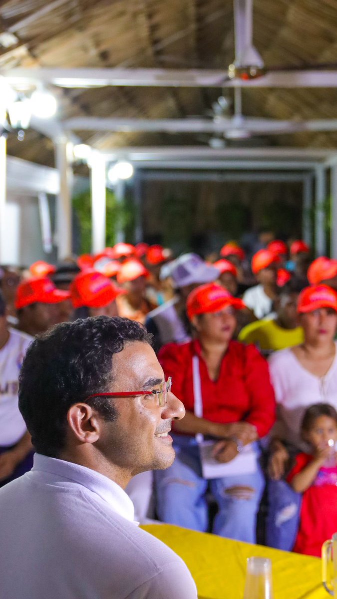 kerguelenhugo's tweet photo. En sintonía con la ciudad y los residentes del barrio Buenavista. 🧡💙

Seremos la voz que haga valer los derechos de la gente. #UnaSolaMontería. https://t.co/w5eU1NB4yd