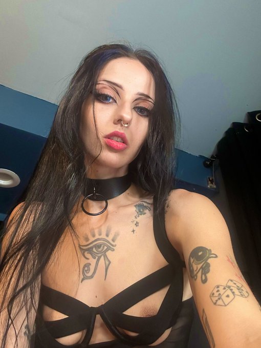 Who else loved my makeup the other night 😚 https://t.co/PA6VovkQsW<a href="/tag/stripchat"class="tags"><span>#stripchat</span></a><a href="/tag/stripchatlive"class="tags"><span>#stripchatlive</span></a>