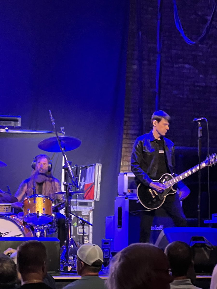 usanachris's tweet photo. Straight ahead rock band #Fuzzrd opened the night @des_theatre 8/20/23 #notracks #nolaptops #livemusic https://t.co/dnFAfD3RI3