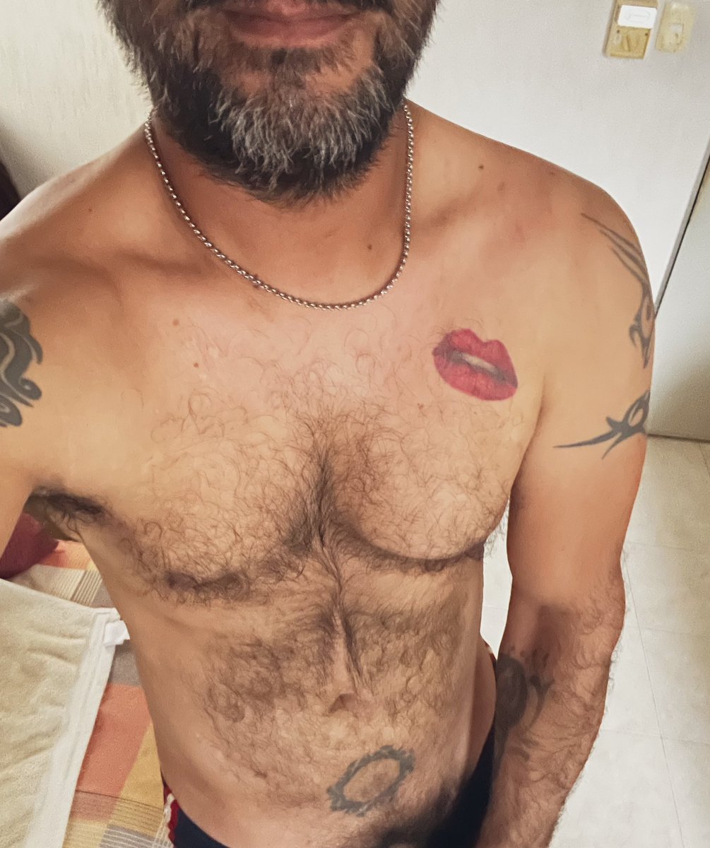 GustavoM849's tweet photo. Lista la limpieza de casa. Ahora a descansar el resto del día

✌🏽😏 https://t.co/SsVNoCl94R